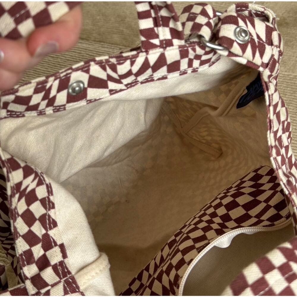 BAGGU Horizontal Duck Bag Trippy Checker Maroon Ivory Print Wearable Art Modern - Picture 7 of 8